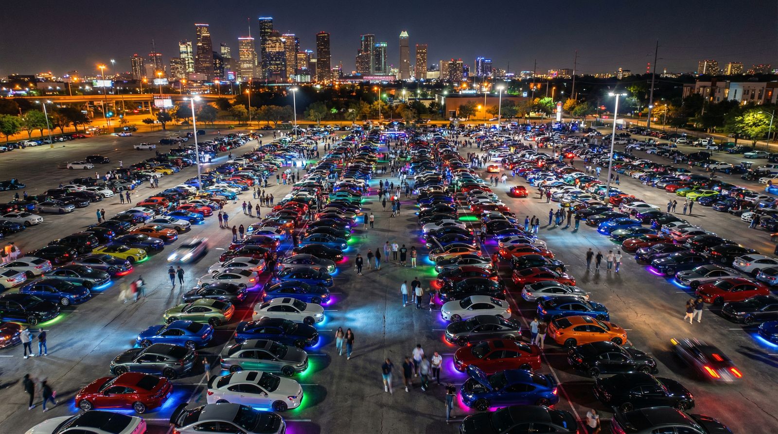 黄色仓库梦想与远方汽车视频展示